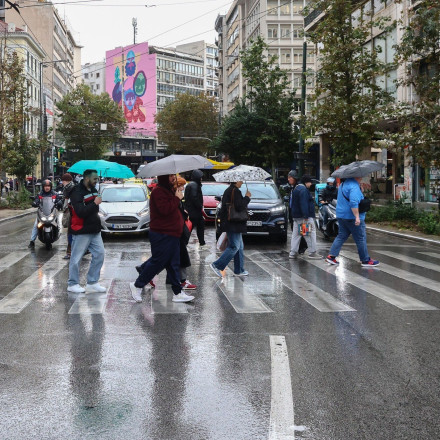 Καιρός: Έρχονται βροχές και πτώση της θερμοκρασίας - Πότε θα χιονίσει στην Αττική
