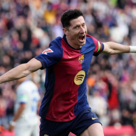 Μπαρτσελόνα - Αλαβές 1-0: Οι Καταλανοί με γκολ του Λεβαντόφσκι μείωσαν τη διαφορά από τη Ρεάλ στο -4