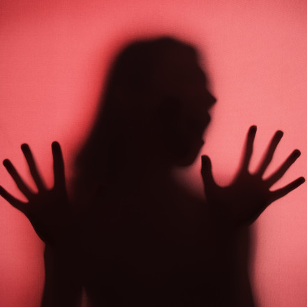 «Όρμηξε, με φίλησε και έβαλε το χέρι του...»: Τρόμος στον Άλιμο για «δράκο» που παρενοχλεί γυναίκες