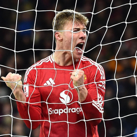 Μάντσεστερ Γιουνάϊτεντ - Λέστερ 2-1: Ο Μαγκουάιερ οδήγησε τους «κόκκινους διαβόλους» στους «16»