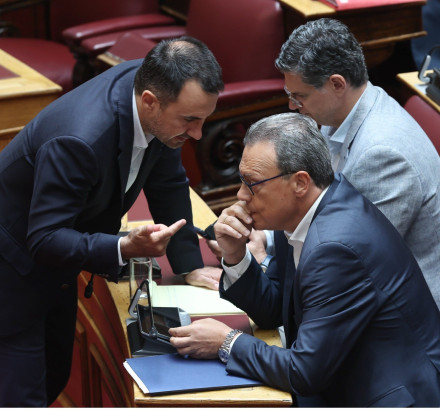 Ο Χαρίτσης «παίζει» με την υπομονή - και τα νεύρα - των Συριζαίων Ο Χαρίτσης «παίζει» με την υπομονή - και τα νεύρα - των Συριζαίων