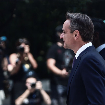 Κυβέρνηση: Αντεπίθεση στις κοινοβουλευτικές «μάχες» για τα Τέμπη και ανασχηματισμός τον Μάρτιο
