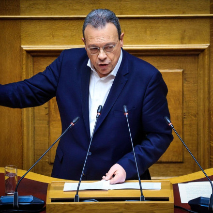 Φάμελλος σε Μητσοτάκη: Αποσύρετε την υποψηφιότητα Τασούλα