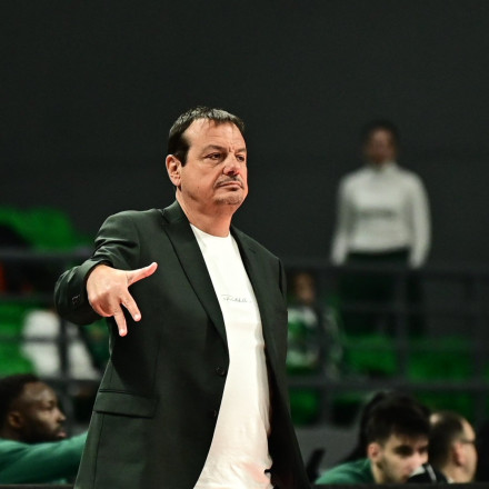 Αταμάν: «Το ταλέντο του Μπράουν δεν αμφισβητείται, στηρίζομαι πάντα σε 6-7 παίκτες» [vid]