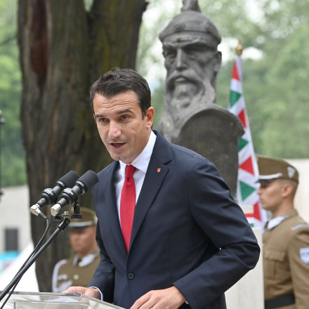 Χειροπέδες στον δήμαρχο Τιράνων για διαφθορά και ξέπλυμα χρήματος - Πρόσκειται στον Έντι Ράμα