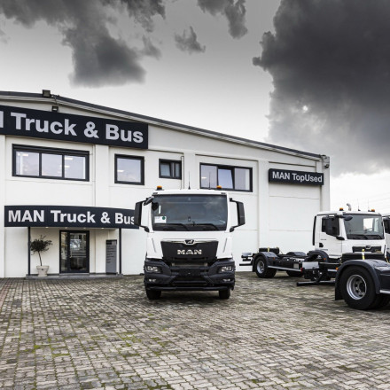 Εξαγορά της MAN Hellas Truck & Bus S.A. και Kosmocar Α.Ε