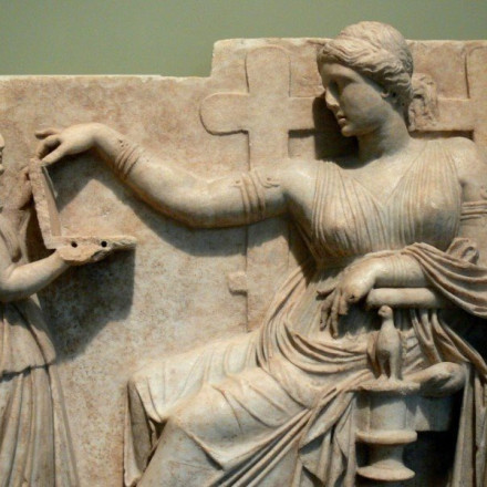 Αρχαίο άγαλμα κρατάει λάπτοπ; Θεωρίες συνωμοσίας ή γνώριζαν οι αρχαίοι Έλληνες από τεχνολογία Αρχαίο άγαλμα κρατάει λάπτοπ; Θεωρίες συνωμοσίας ή γνώριζαν οι αρχαίοι Έλληνες από τεχνολογία