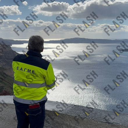 «Υπάρχει κίνδυνος»: Ανησυχία στη Σαντορίνη για κατολισθήσεις - Τι ισχύει για την Καλντέρα