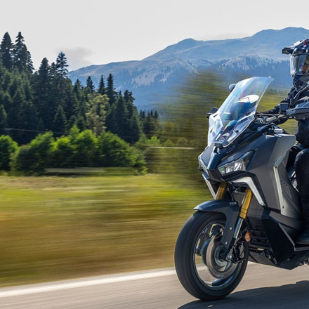 Στην Ελλάδα το SYM ADXTG 400