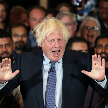 Θες να χαιρετήσεις και να φωτογραφηθείς με τον Μπόρις Τζόνσον; Πρέπει πρώτα να πληρώσεις 121 λίρες