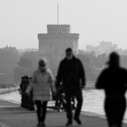 Tι δείχνουν τα ιικά φορτία στα λύματα της Θεσσαλονίκης για γρίπη και Covid-19