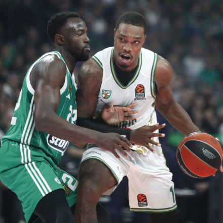 Euroleague: Ο Λόνι Ουόκερ άφησε τη Ζάλγκιρις για τους Σίξερς – Φεύγει ο Σμιθ από τη Ρεάλ