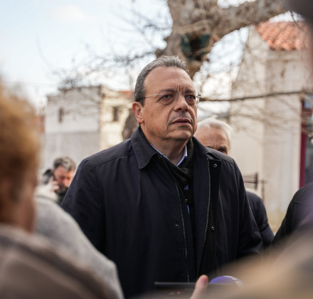 Αντισυστημικός Φάμελλος: «Κατεβαίνει» στην πλατεία υπό την πίεση της Ζωής και του Χαρίτση Αντισυστημικός Φάμελλος: «Κατεβαίνει» στην πλατεία υπό την πίεση της Ζωής και του Χαρίτση