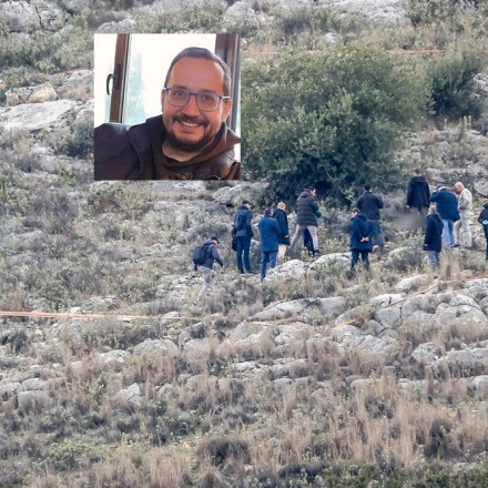 Τύρναβος: Τα ρούχα στη σορό ταιριάζουν με αυτά του Βασίλη Καλογήρου - Στο σημείο η μητέρα του