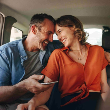 Οι ερωτευμένοι βγαίνουν, πίνουν αλλά δεν οδηγούν - Αποκαλυπτική έρευνα για τον Άγιο Βαλεντίνο