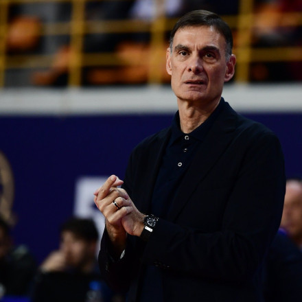 Μπαρτζώκας: «Εξαιρετικά δύσκολο να παίξει ο Γουόκαπ»