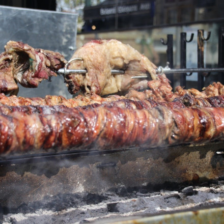 Τσικνοπέμπη: Sold out ταβέρνες και ψησταριές - Έως και 65€ το άτομο το κόστος