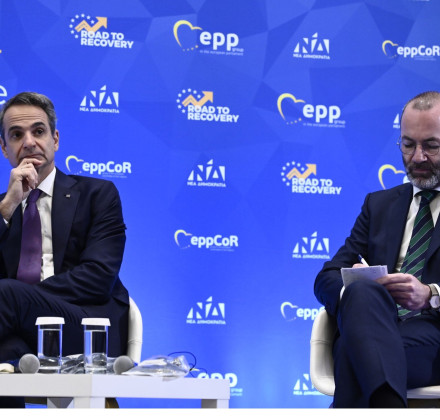 Νεοδημοκρατικοί «πονοκέφαλοι» στις Βρυξέλλες Νεοδημοκρατικοί «πονοκέφαλοι» στις Βρυξέλλες