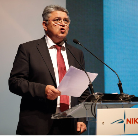 Τα «ευλογημένα» καλαμάκια του Προέδρου...