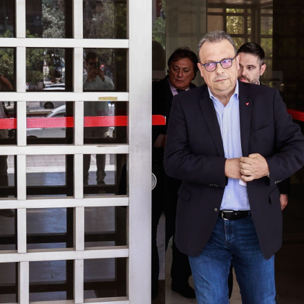 «Να προσέχει αυτά που γράφει» - Επίθεση Φάμελλου στην Αδειλίνη
