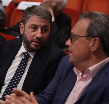 ΠΑΣΟΚ και ΣΥΡΙΖΑ θα κρύψουν τα προβλήματα τους πίσω από τις συγκεντρώσεις; ΠΑΣΟΚ και ΣΥΡΙΖΑ θα κρύψουν τα προβλήματα τους πίσω από τις συγκεντρώσεις;