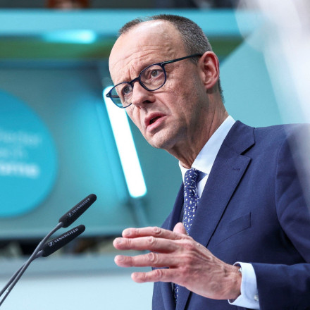 Μερτς: «Ναι» σε περιορισμό χρήσης των social media από παιδιά  - «Είναι σαν να τους δίνουμε αλκοόλ»