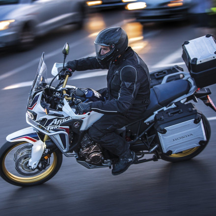 Επικίνδυνη οδήγηση στη Βουλιαγμένης: 55χρονος έτρεχε με 180 χλμ/ώρα