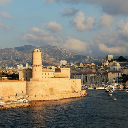 Γαλλία: Έκρηξη στο ρωσικό προξενείο στη Μασσαλία - Άγνωστοι πέταξαν βόμβες μολότοφ