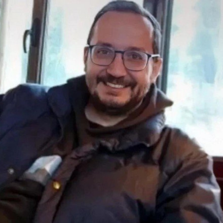 Θάνατος Βασίλη Καλογήρου: Ο δικηγόρος της οικογένειας μιλάει για τα 2 σενάρια θανάτου και την αρπαγή