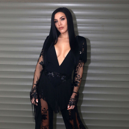 Ξέσπασε η Ιουλία Καλλιμάνη για το επεισόδιο σε live εμφάνιση στην Κρήτη