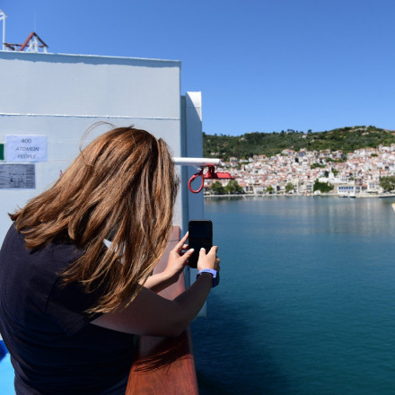 Mamma mia: Η Σκόπελος «μάγεψε» τους Γερμανούς ταξιδιώτες ως το απόλυτο κινηματογραφικό σκηνικό