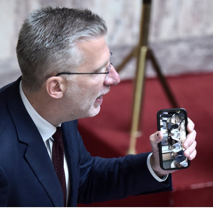 Άγρια κόντρα Σκέρτσου - Φάμελλου: «Ξεπλένετε τη συγκάλυψη για το Μάτι» - «Ανοίξτε τα τηλέφωνά σας»