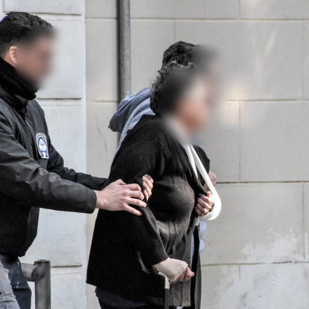 Για πλημμέλημα θα δικαστεί η πωλήτρια πορτοκαλιών που σκότωσε τον ληστή της