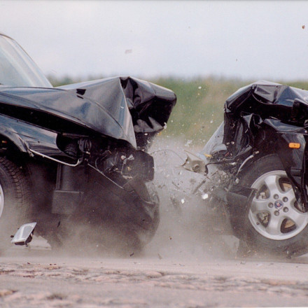 Χαμηλή ταχύτητα, υψηλότερος κίνδυνος; Τι δείχνουν τα crash tests της ADAC