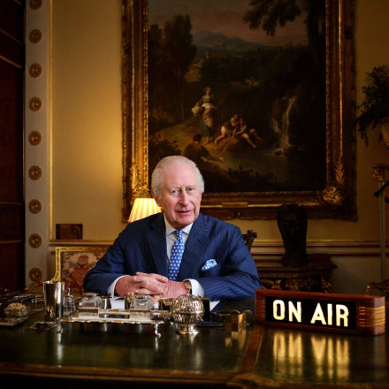 Ο βασιλιάς Κάρολος αποκαλύπτει την αγάπη του για την Κάιλι Μινόγκ