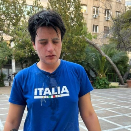 Τέμπη: Δακρυγόνα δέχτηκε η «γεωγραφία είναι πολύ κουλ» - «Το έριξαν ακριβώς πάνω μου»