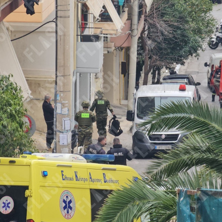 Περισυνελέγη η χειροβομβίδα στα Καμίνια  - Στο σημείο και πυροτεχνουργοί του Στρατού Περισυνελέγη η χειροβομβίδα στα Καμίνια  - Στο σημείο και πυροτεχνουργοί του Στρατού