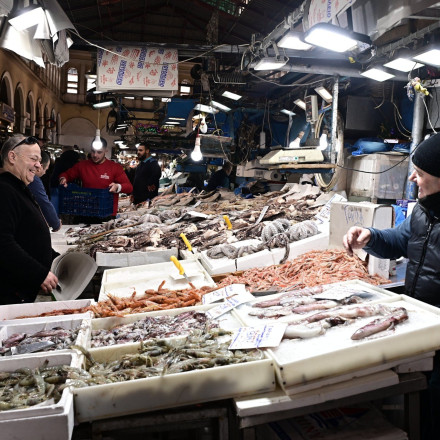 Ποιες αγορές λειτουργούν σήμερα και Καθαρά Δευτέρα - Τι ισχύει σε Βαρβάκειο, Ρέντη, σουπερμάρκετ