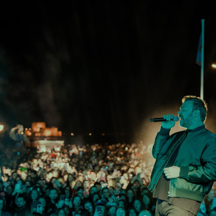 Γιώργος Σαμπάνης - Φαίη Θεοχάρη: «Μαγική» η συναυλία τους στο Αναπλιώτικο Καρναβάλι