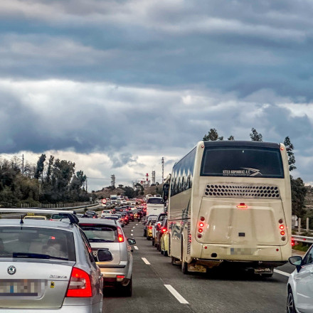 Κίνηση: Στο «κόκκινο» ο Κηφισός - Χάος και στους άλλους δρόμους