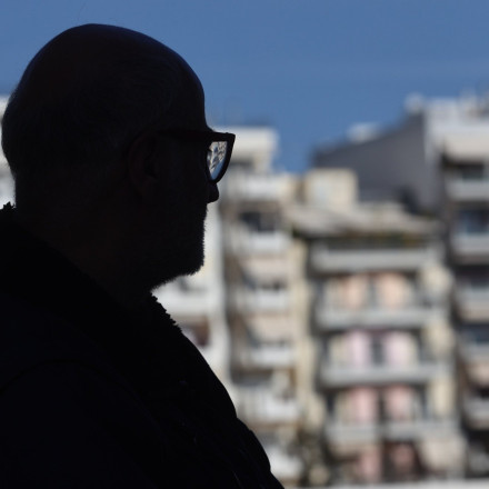 Χιλιάδες ιδιοκτήτες εκτός μείωσης ΕΝΦΙΑ – Οι δύο «κόφτες» που φρενάρουν την ελάφρυνση