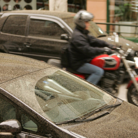 Καιρός: Καλύπτει η αφρικανική σκόνη τη χώρα - Έρχονται λασποβροχές και άνοδος της θερμοκρασίας