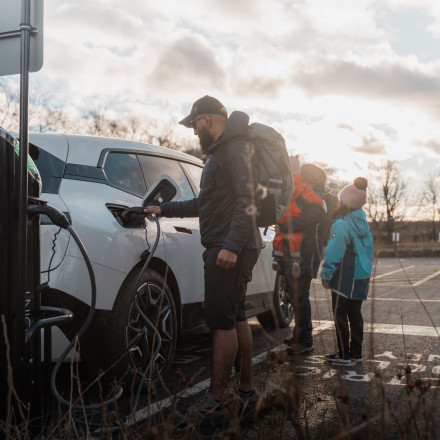 Ηλεκτρικά αυτοκίνητα με 130€/μήνα: Ευκαιρία για 3 εκατ. οικογένειες να τα αποκτήσουν ως το 2032 Ηλεκτρικά αυτοκίνητα με 130€/μήνα: Ευκαιρία για 3 εκατ. οικογένειες να τα αποκτήσουν ως το 2032