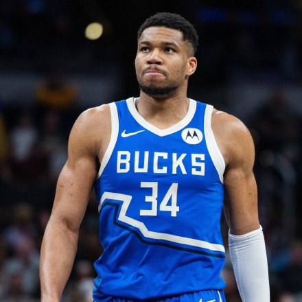 Οι Μπακς «λύγισαν» εντός έδρας από τους Γουίζαρντς - Ξανά κορυφαίος ο Αντετοκούνμπο