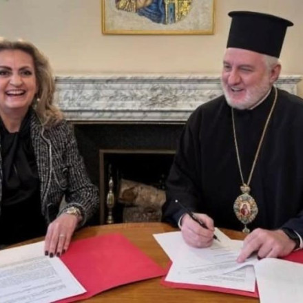 Το Ίδρυμα Μείζονος Ελληνισμού υπέγραψε συμφωνία με την Αρχιεπισκοπή Αμερικής