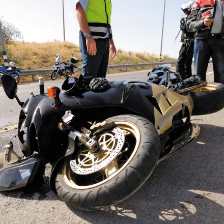 Η καθημερινή διαδρομή που σκοτώνει: Τι δείχνουν στοιχεία για τα τροχαία στην Ελλάδα