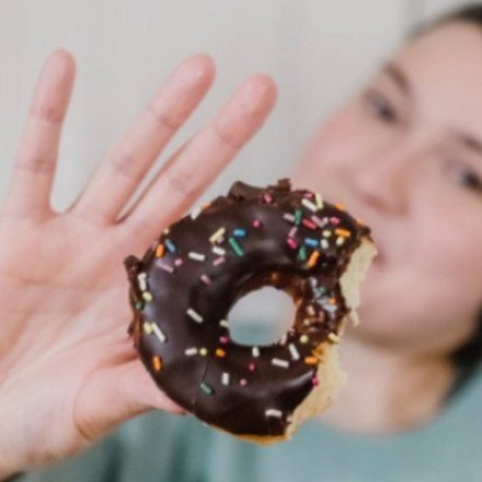 Γιατί η ζάχαρη ευθύνεται για την πρόωρη γήρανση του δέρματος
