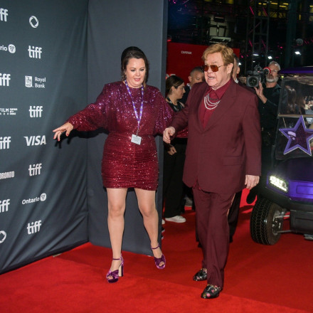 Έλτον Τζον: Επιδεινώθηκε το πρόβλημα όρασης - Πώς υπογράφει πλέον τα αυτόγραφα