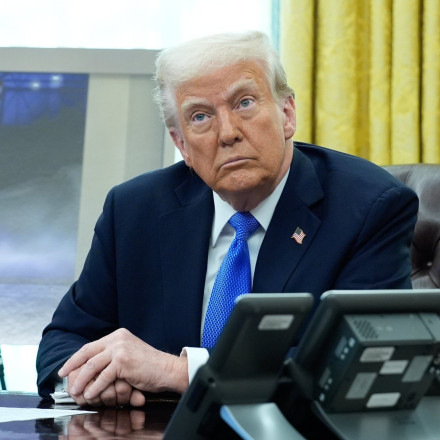 Τραμπ: Η Ρωσία θέλει να τελειώσει ο πόλεμος στην Ουκρανία, όμως ίσως κωλυσιεργεί - Τί λέει η Μόσχα