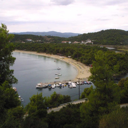 Σκιάθος: Ξενοδοχεία καταπατούσαν επί χρόνια δημόσιες εκτάσεις - Πώς γύρισαν στο δήμο